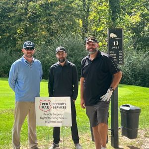 3 men golfing
